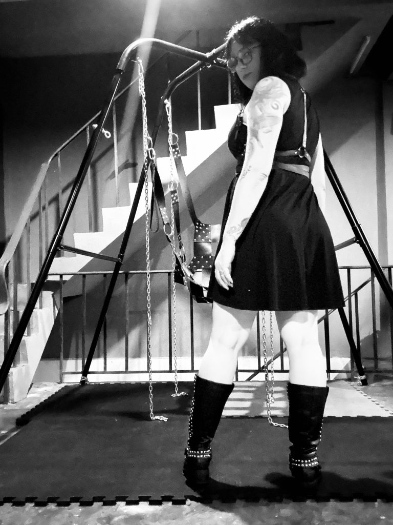 Mistress Wonder Dominatrix in Bangkok dungeon